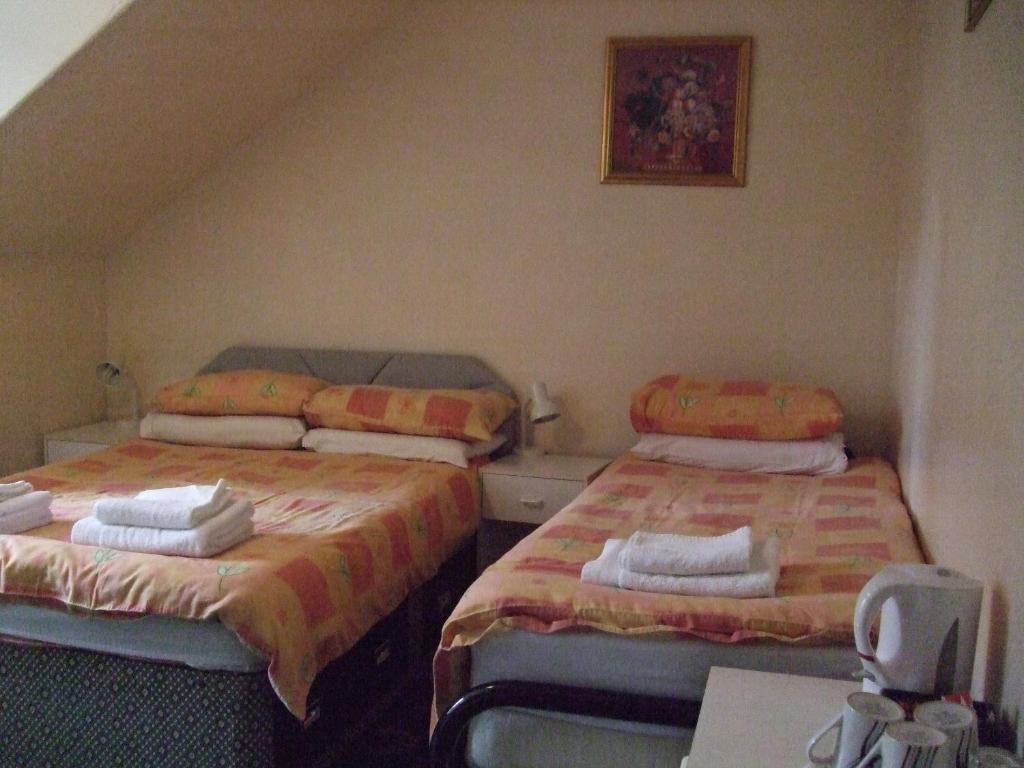 Swan Lake Guest House Edinburgh Room photo